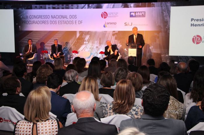 Paranaenses têm teses aprovadas com louvor em Congresso Nacional de Procuradores