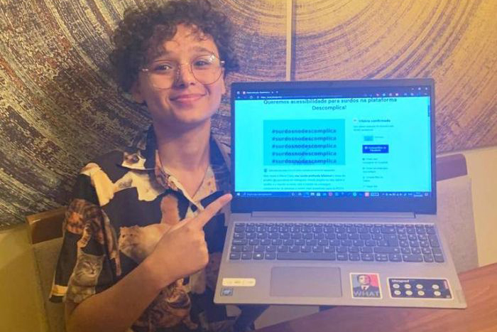 Após pressão em abaixo-assinado, plataforma de cursinhos cria recursos de acessibilidade para surdos
