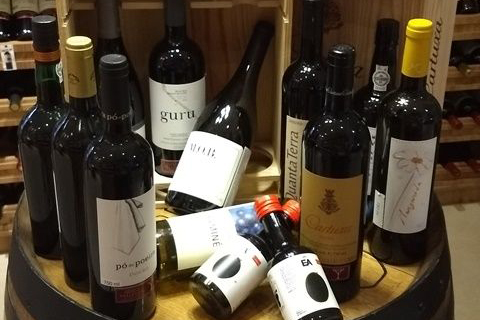 Clube Curitibano sedia grande degustação de vinhos